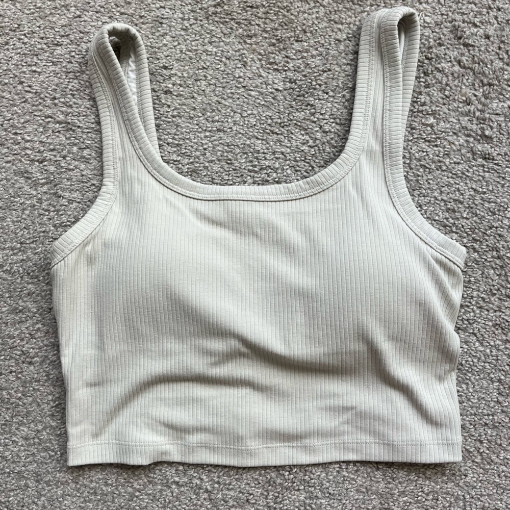CRZ Yoga cropped tank w/built in bra